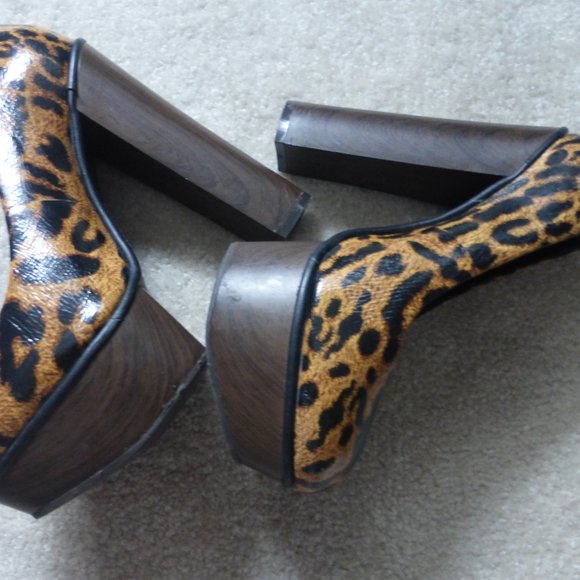 JESSICA SIMPSON brown & black animal print chunky platform pumps - Picture 9 of 10